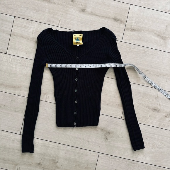 UNIF Cardigan button up - Picture 3 of 3